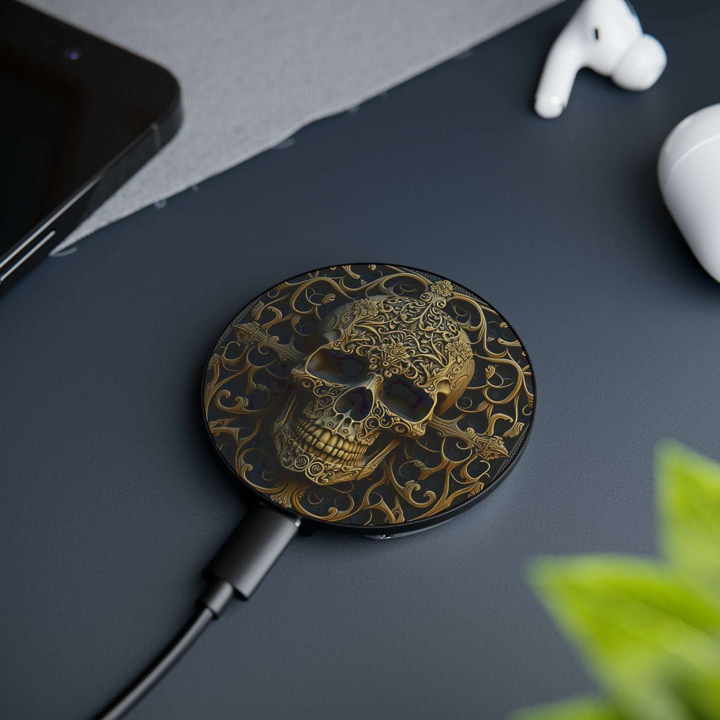 Metallic Chrome Skull And Detailed Background Style 6 Magnetic Induction Charger