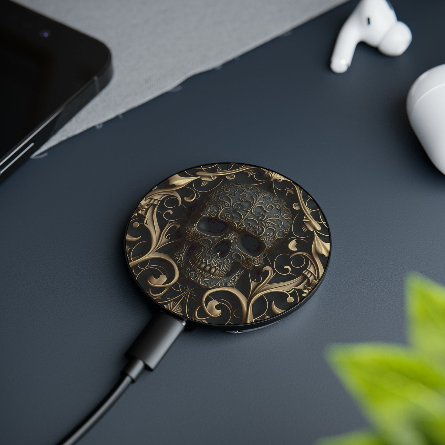 Metallic Chrome Skull And Detailed Background Style 3 Magnetic Induction Charger
